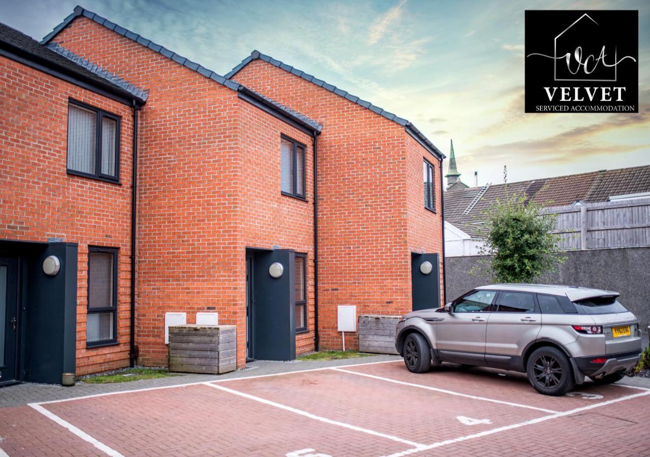 Appartement 1 Bed House , Free Wifi,Free Parking,Leasure,Business à Swansea Extérieur photo