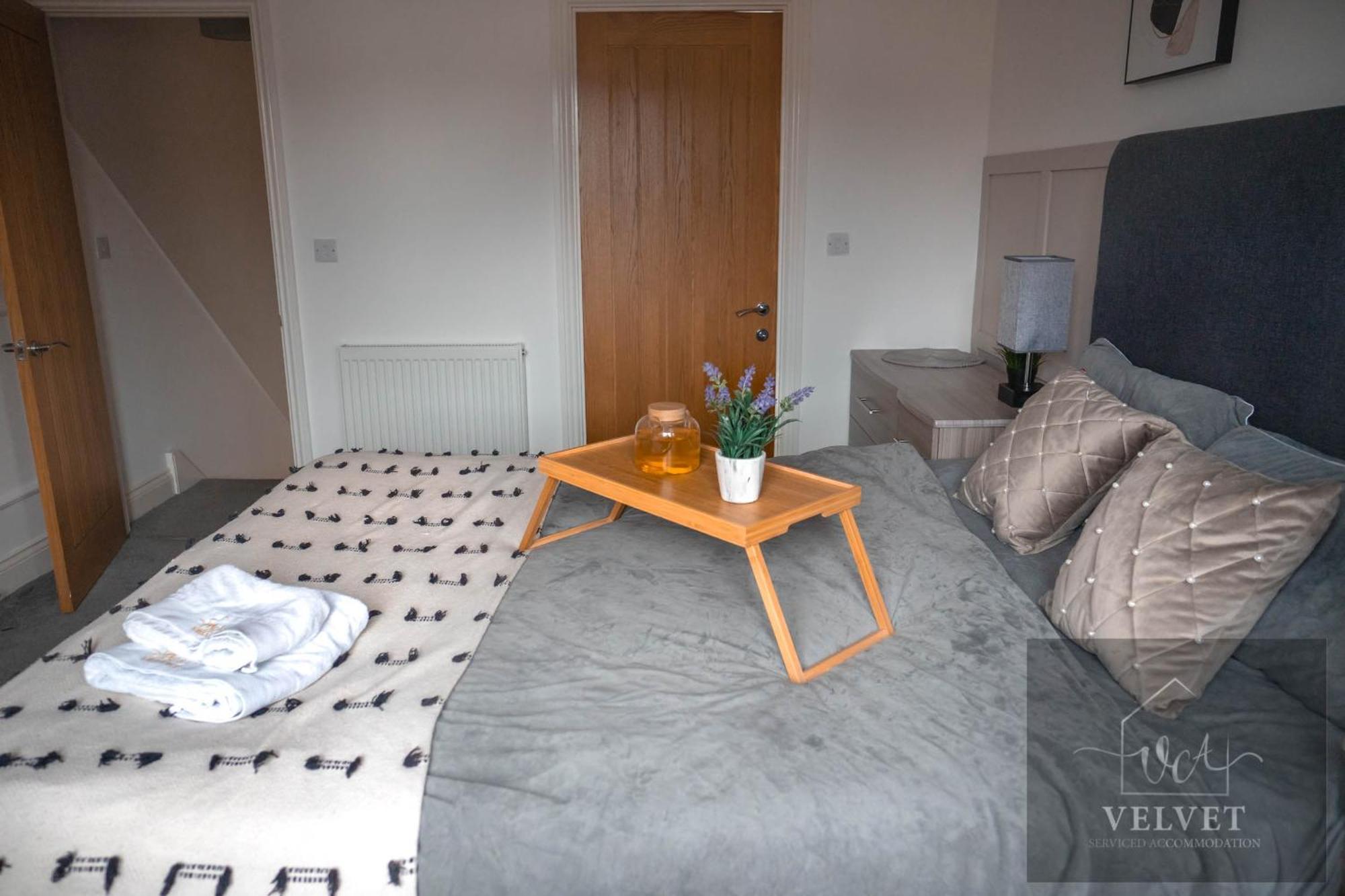 Appartement 1 Bed House , Free Wifi,Free Parking,Leasure,Business à Swansea Extérieur photo