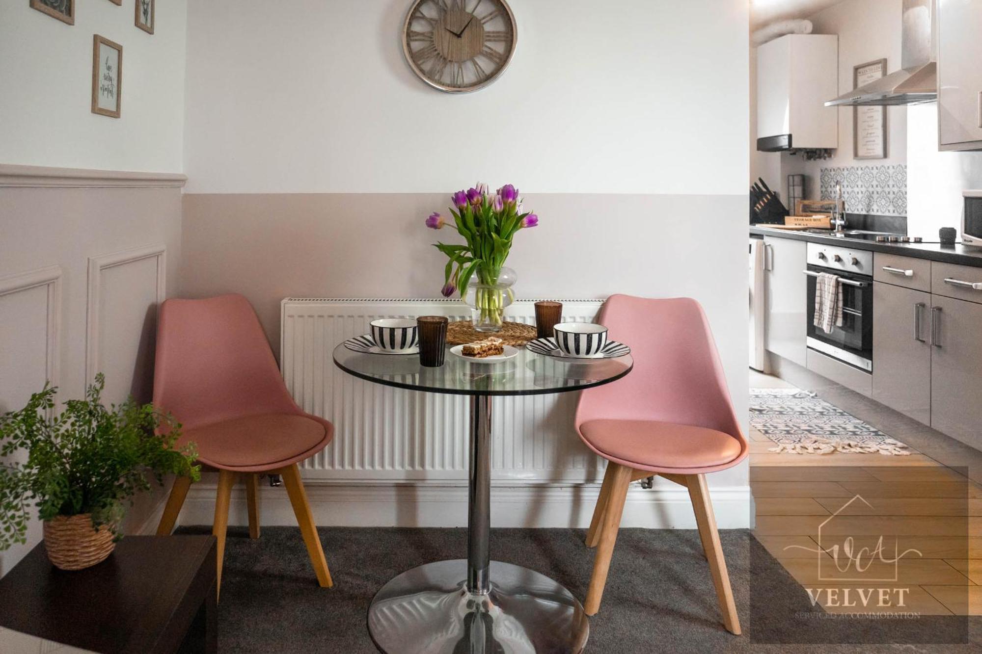 Appartement 1 Bed House , Free Wifi,Free Parking,Leasure,Business à Swansea Extérieur photo