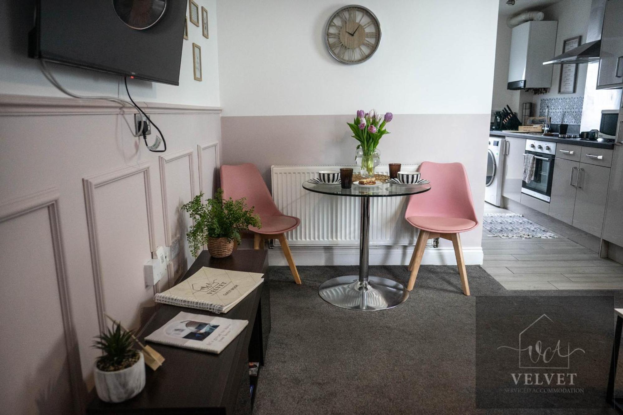 Appartement 1 Bed House , Free Wifi,Free Parking,Leasure,Business à Swansea Extérieur photo